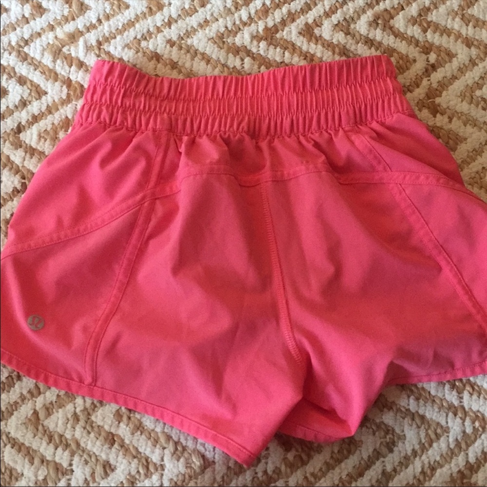 Lululemon coral pink Size 4 tracker short